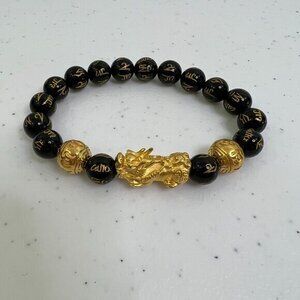 Pixiu Feng Shui Abundance Protection Bracelet Gold Letters Black Bead Stretch Us